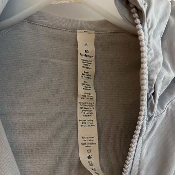 Lululemon Define Jacket from 2018 - Size 8 - Picture 4 of 4